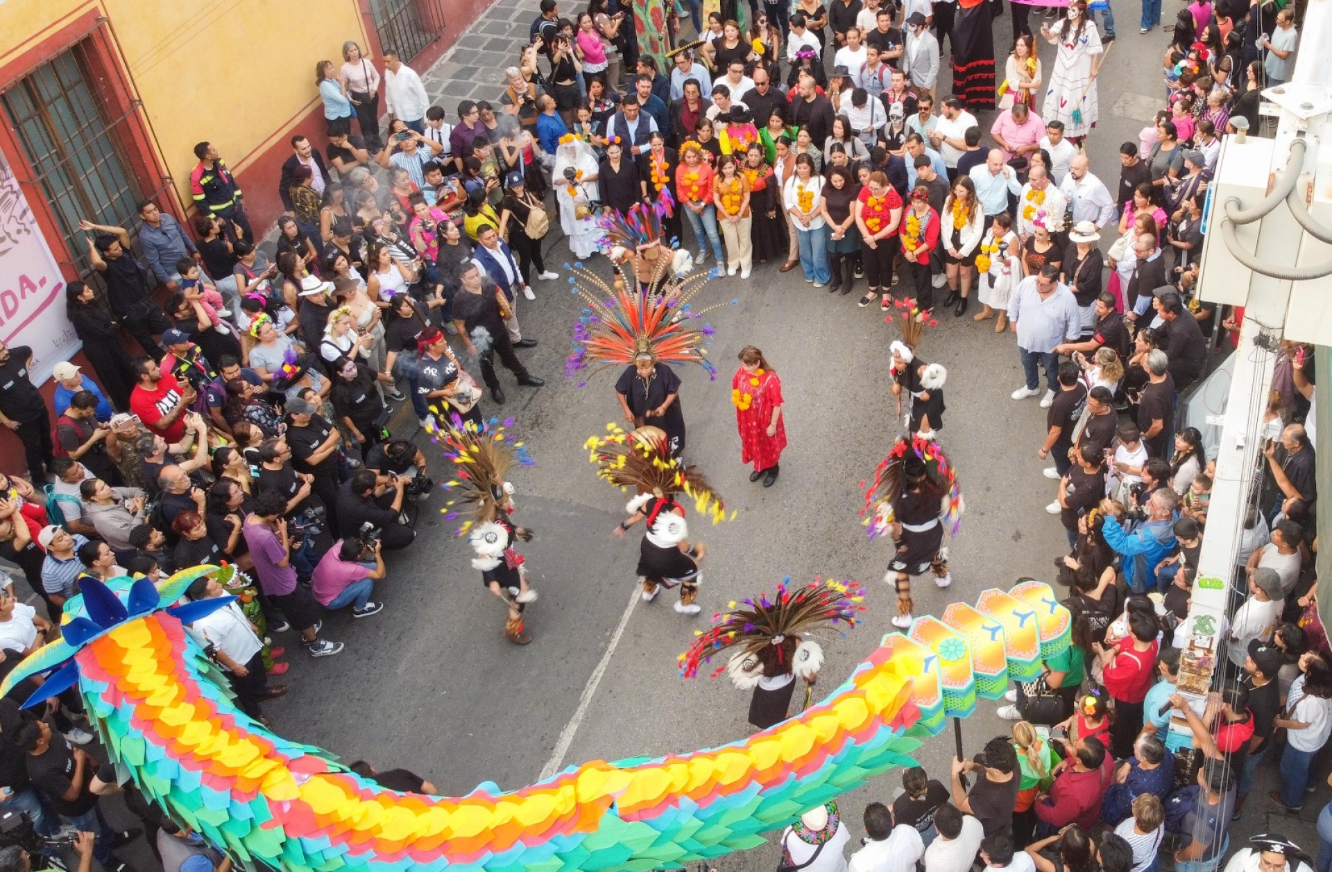 Con gran verbena popular, Margarita González Saravia inaugura el 'Festival Miquixtli 2024'