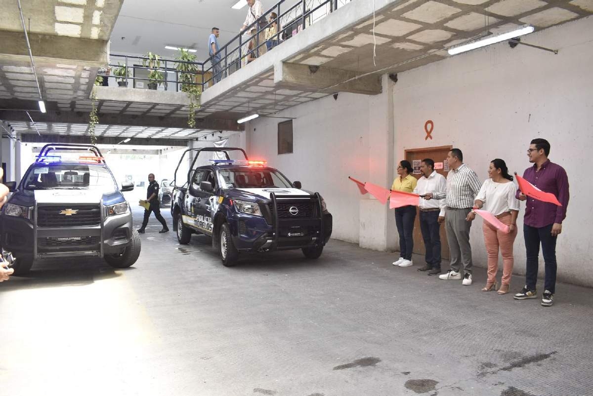 Entrega alcalde de Jojutla dos patrullas a Seguridad Pública