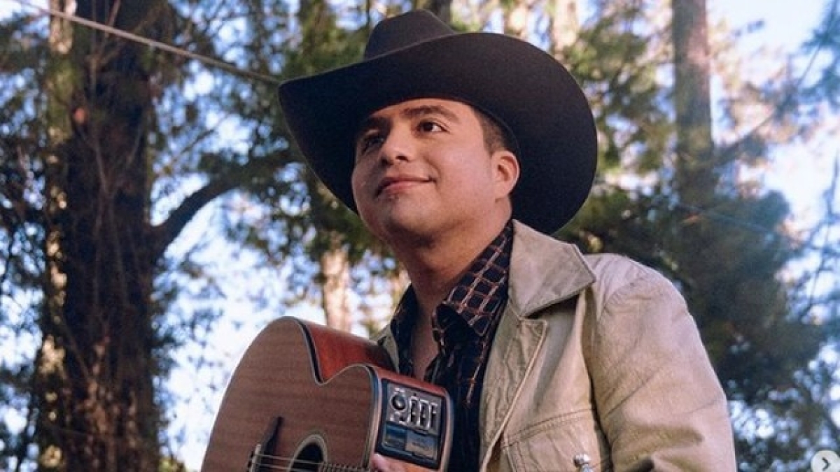 Hermano de Christian Nodal sigue sus pasos y se lanza como cantante