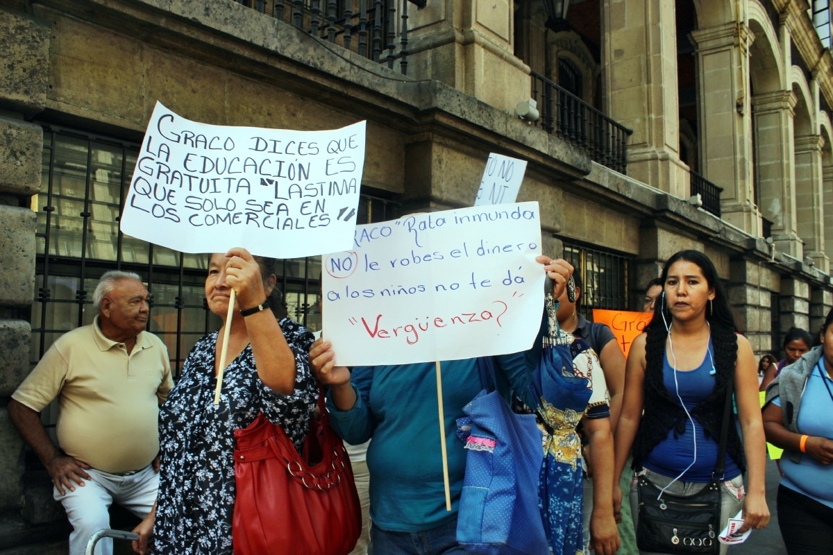 Exigen al gobierno recursos para escuelas