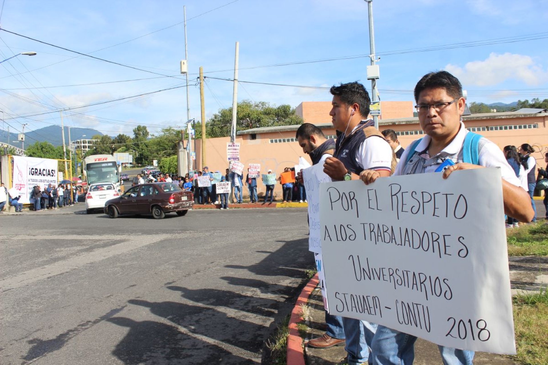 Trabajadores administrativos de la UAEM suspendieron labores en apoyo a paro nacional