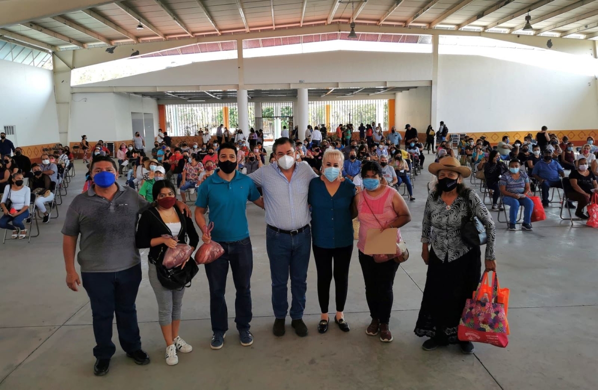 Entrega alcalde de Jiutepec 600 paquetes de carne