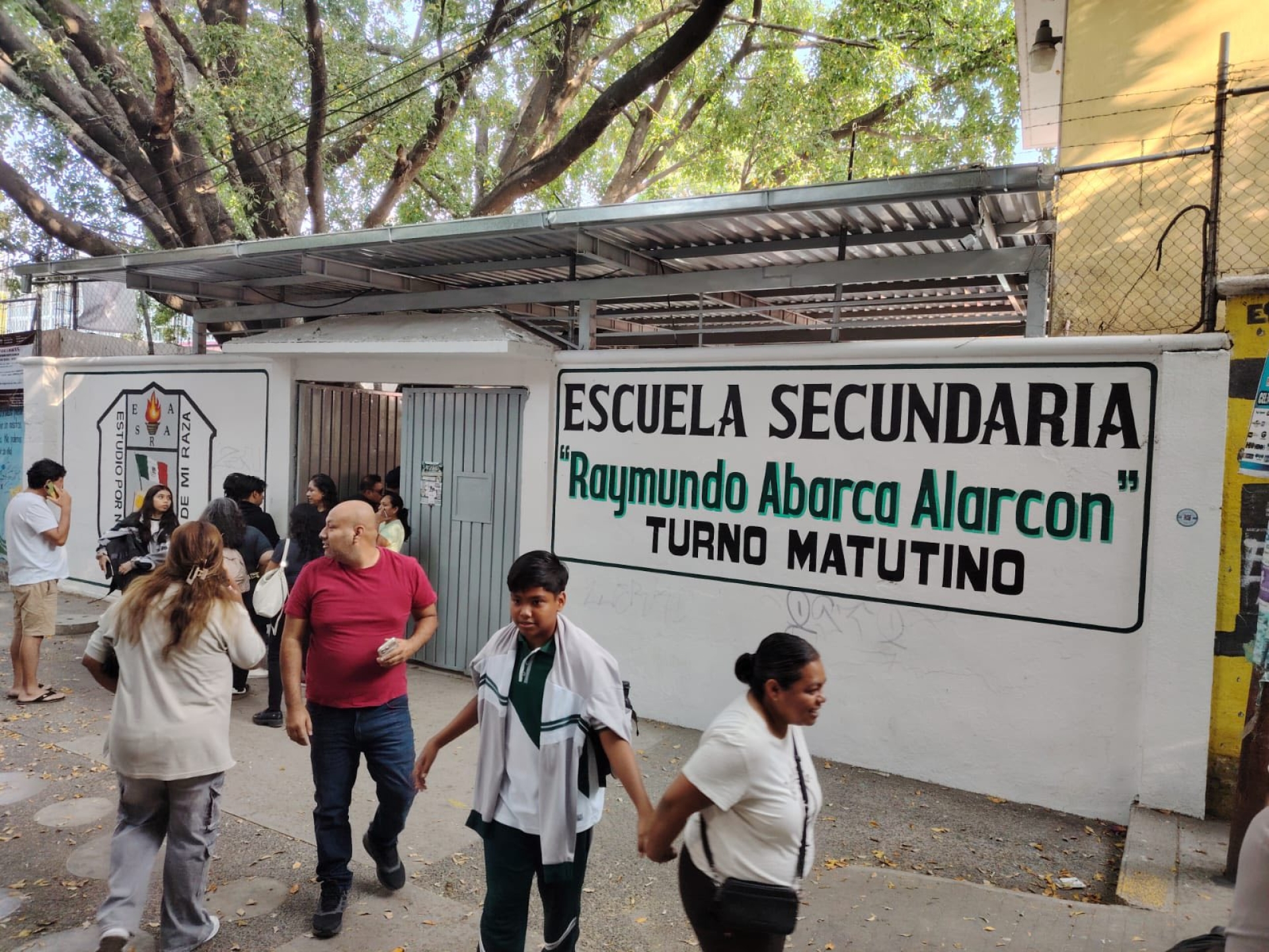 Evacúan secundaria en Chilpancingo tras amenaza de posible ataque armado