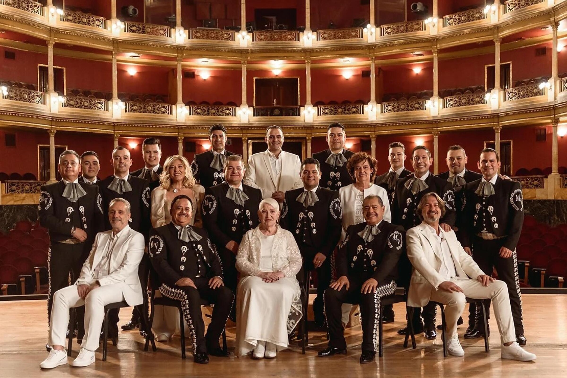 Mocedades y Mariachi Vargas presentarán versión de 'La Bikina' en Madrid