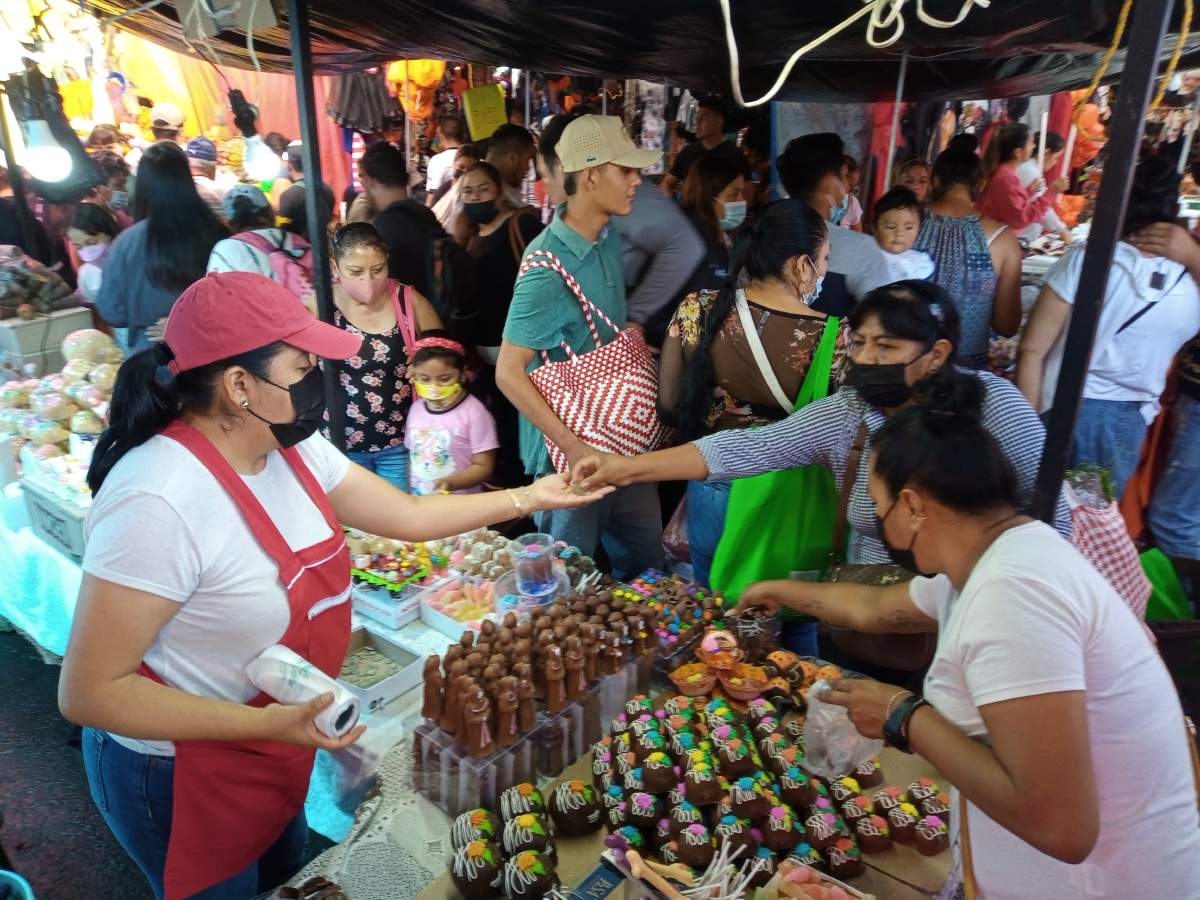 Canaco, a favor de quitar el cubrebocas de manera gradual