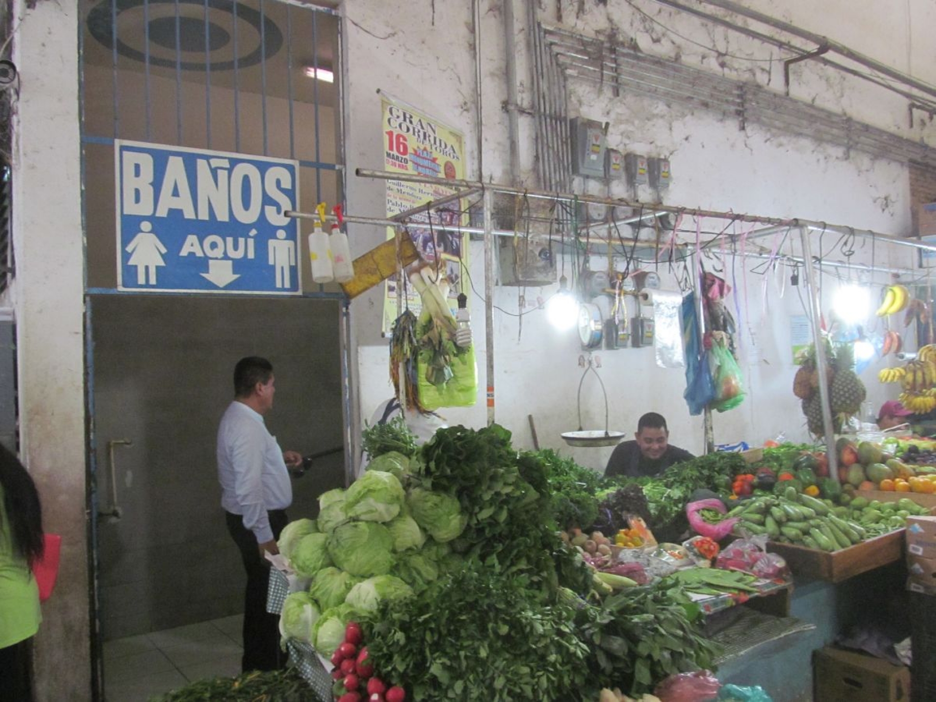 Bajan ingresos por concepto de baños en mercados de Jojutla