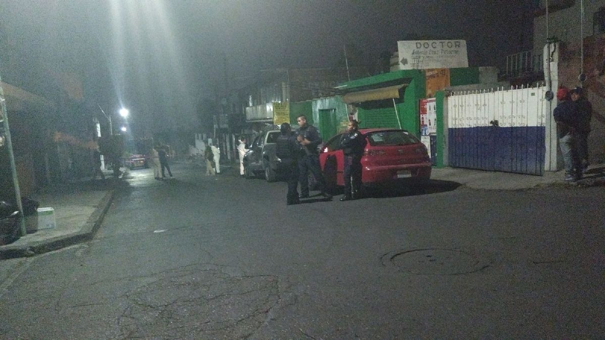 Balacera en una taquería deja dos muertos