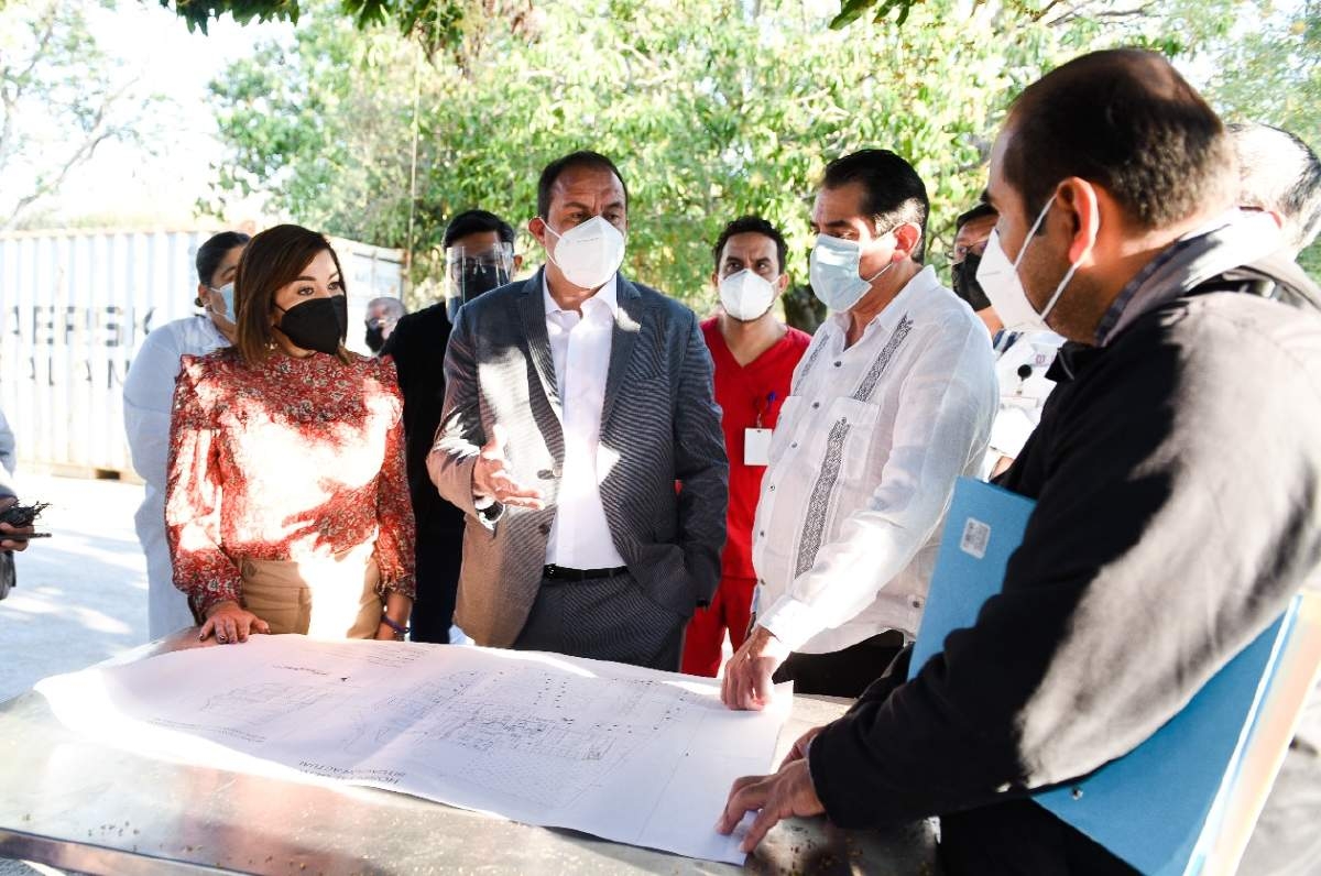 Recorre Cuauhtémoc Blanco en Hospital de Tetecala próximas obras de remodelación