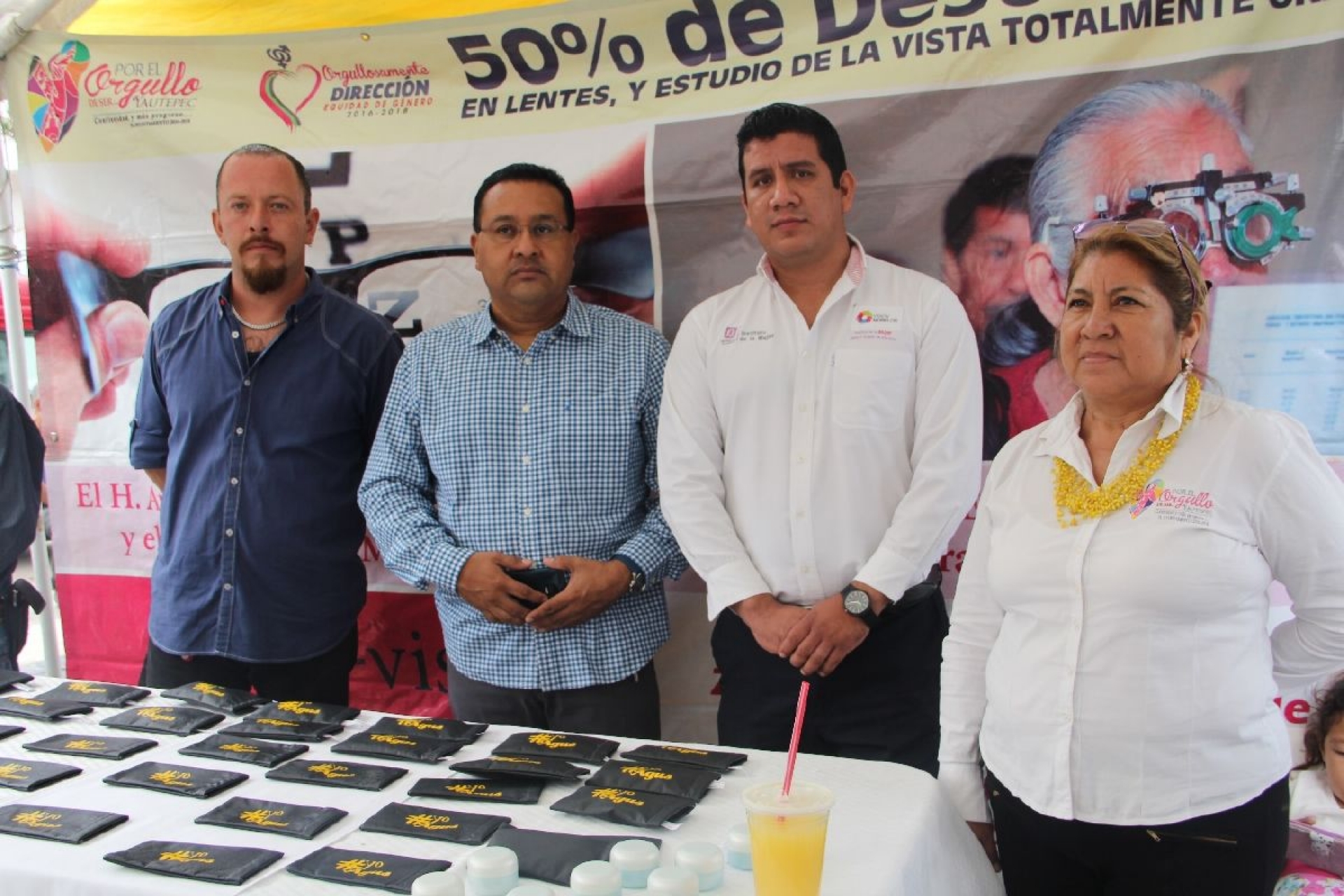 La Dirección de Equidad de Género de Yautepec entregó gratis 50 lentes