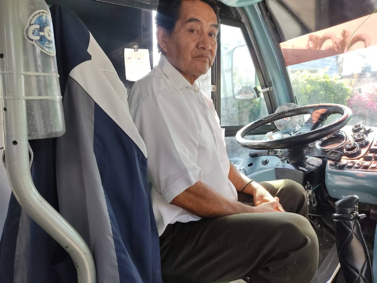 Le gusta tanto trabajar de chofer que regresó de su retiro