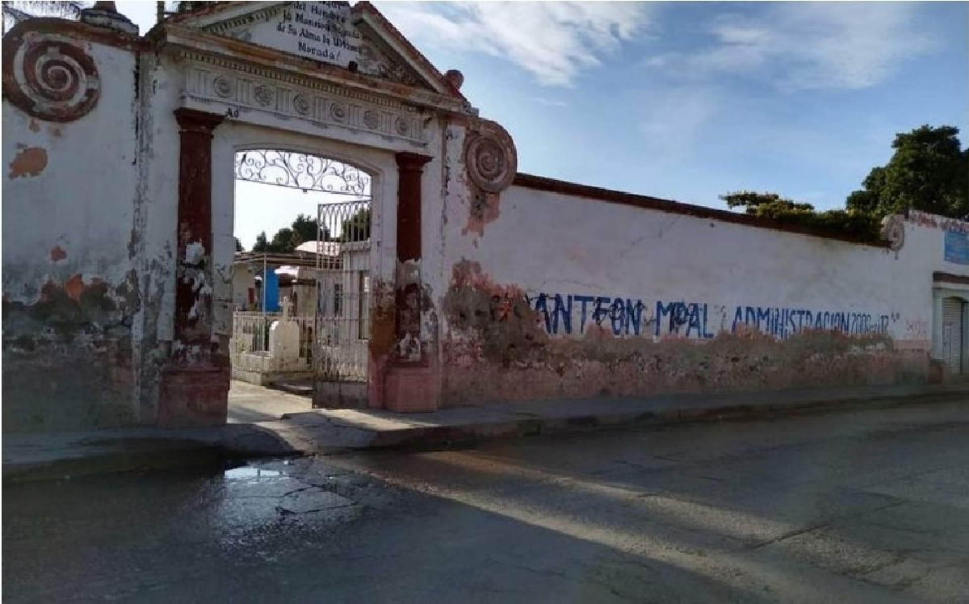 Piden acatar disposiciones de salud en panteones