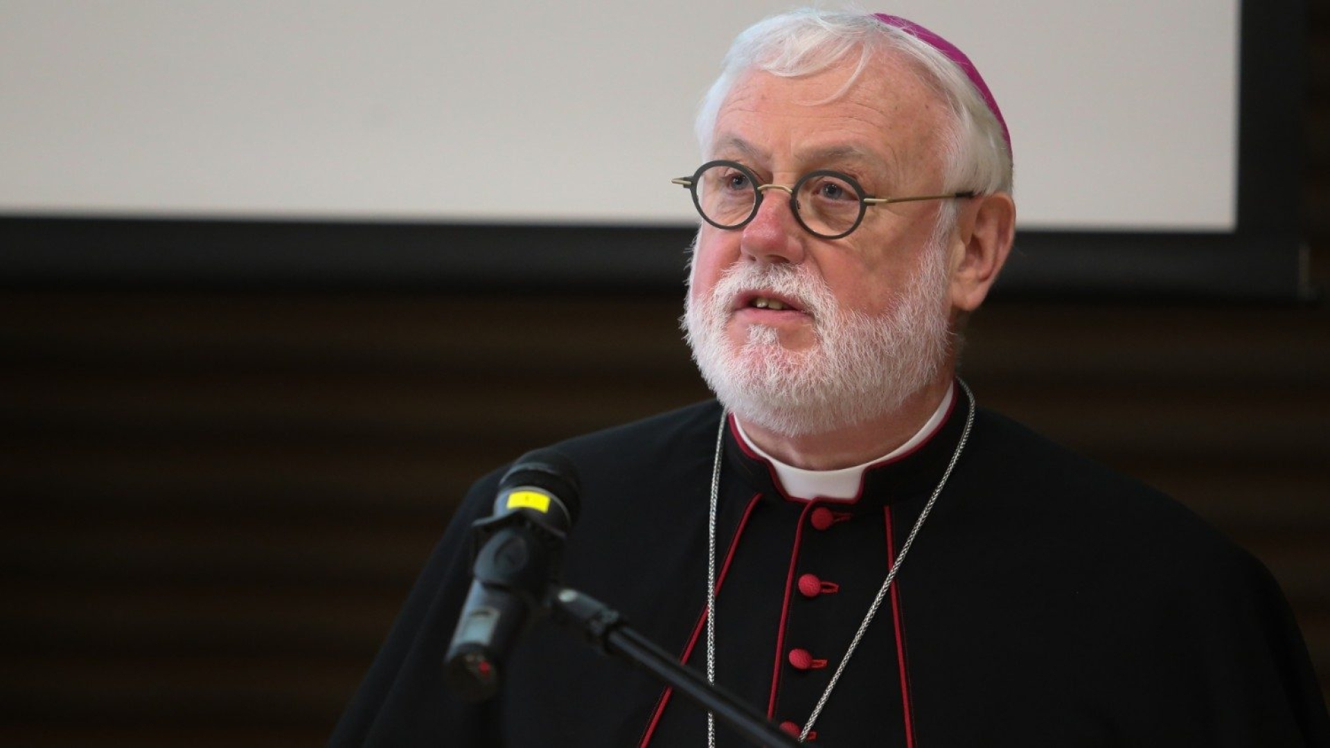 Secretario de Relaciones del Vaticano en México; se reunirá con Iglesia y gobierno