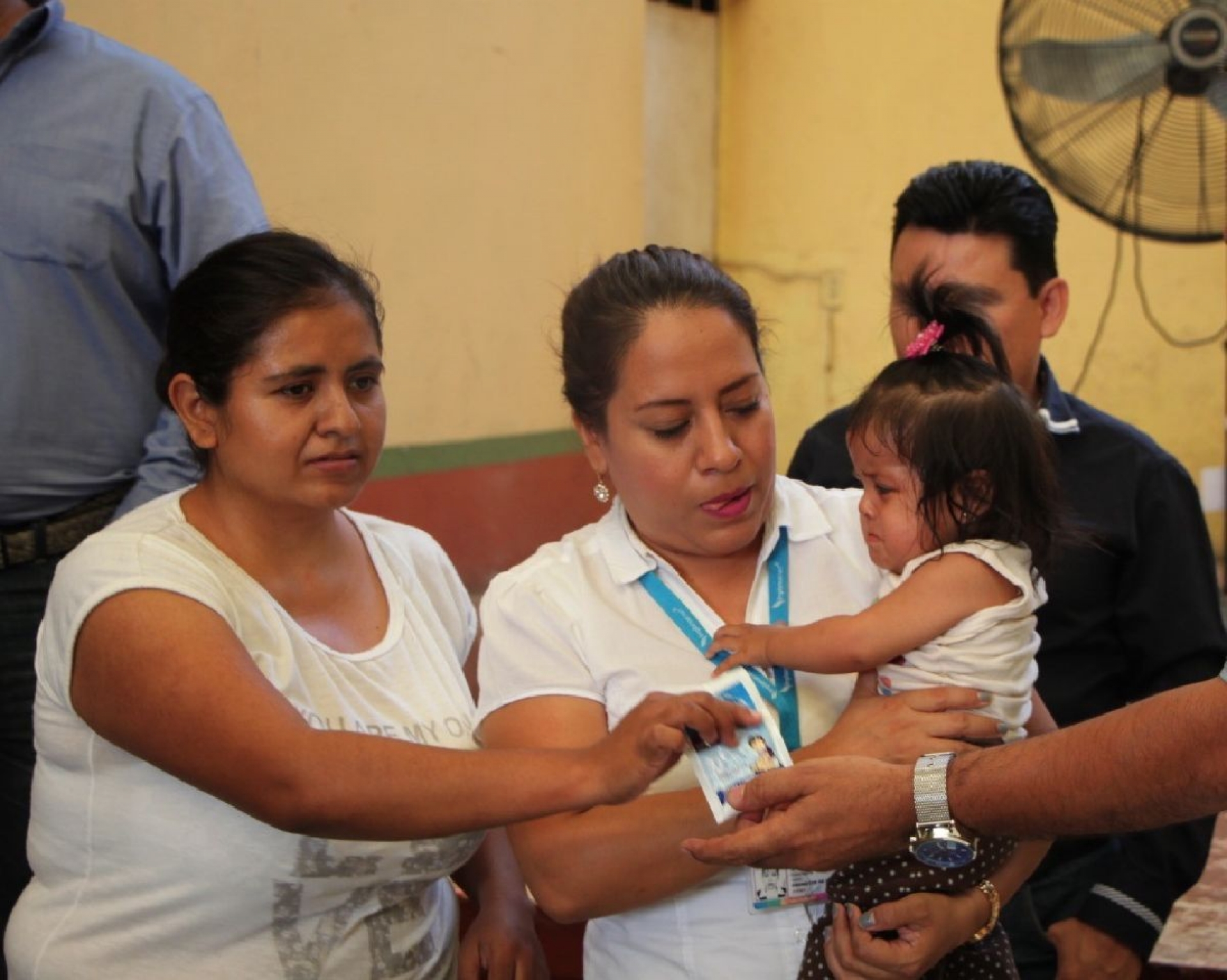 Llaman a la población a llevar a vacunar a sus niños