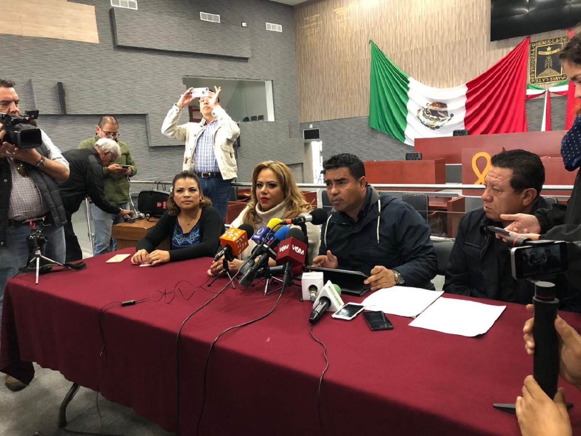 Proponen diputados cesar al fiscal general y al anticorrupción