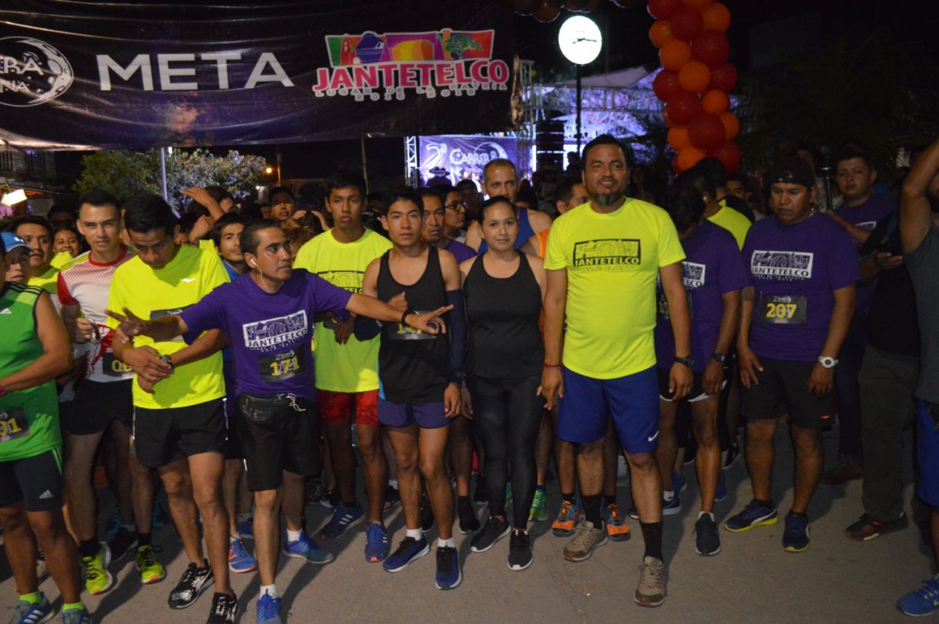 Realiza Felipe Domínguez Robles la Segunda Carrera Nocturna de Jantetelco