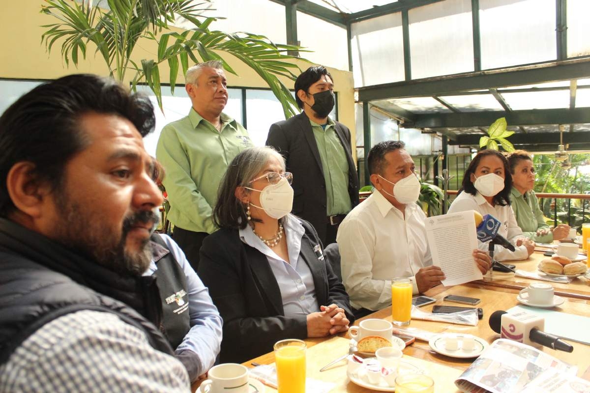 Administrativos exigen más diálogo con la Rectoría