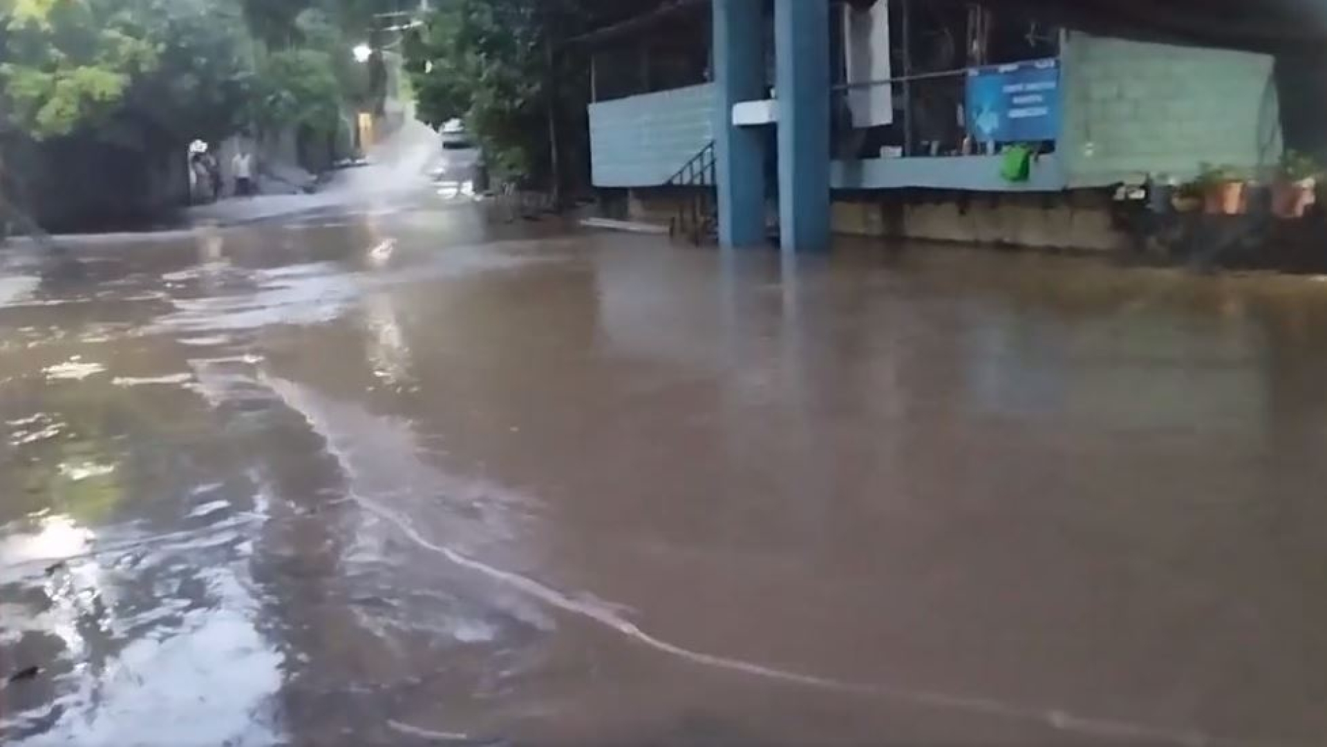 Incrementa cauce del río Amacuzac, en colonias Balceadero y Huajintlán