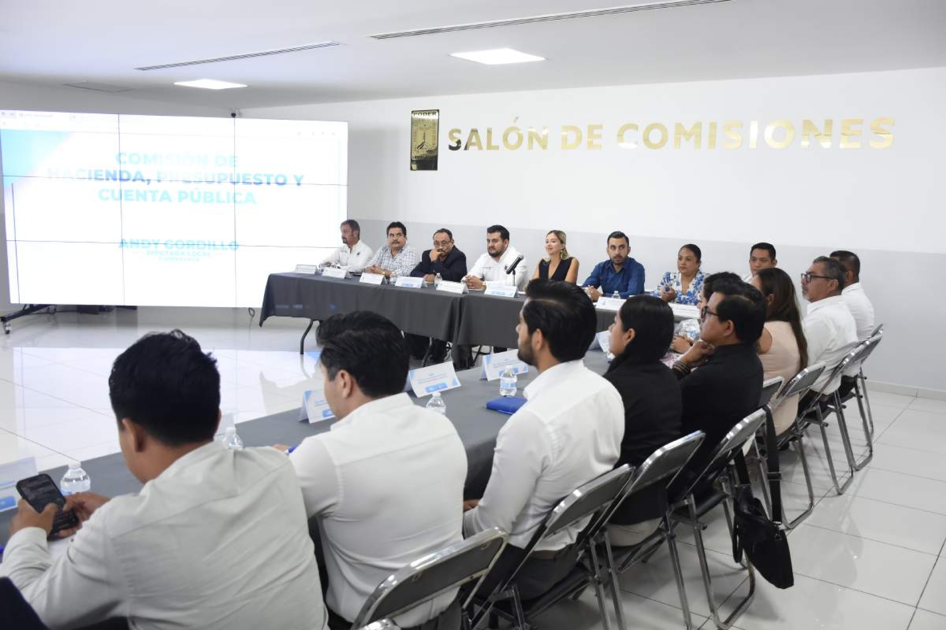 Capacitan a municipios en integración de leyes de ingresos