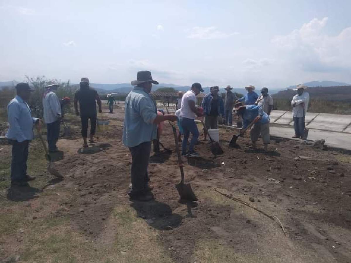 Mantienen jornadas de limpieza en la laguna de Coatetelco
