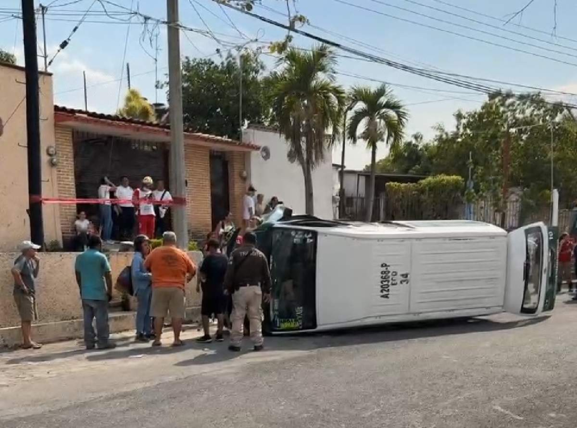 Volcadura de “ruta” deja cuatro lesionados