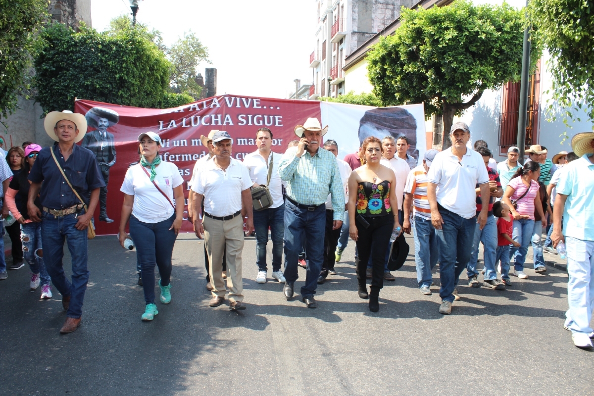 Perredistas conmemoran aniversario luctuoso de Emiliano Zapata