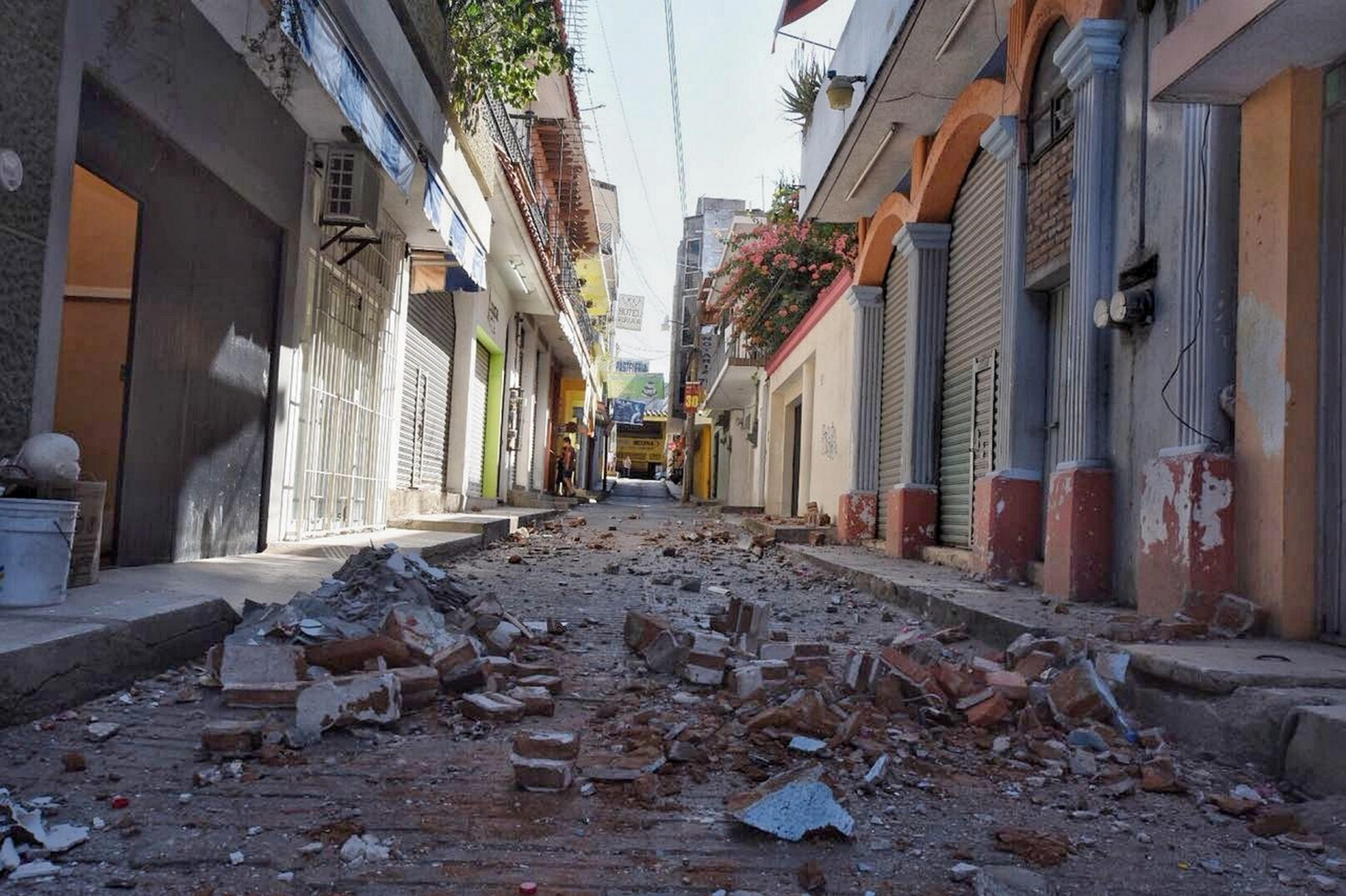 Suman casi tres mil réplicas del sismo ocurrido en Pinotepa Nacional