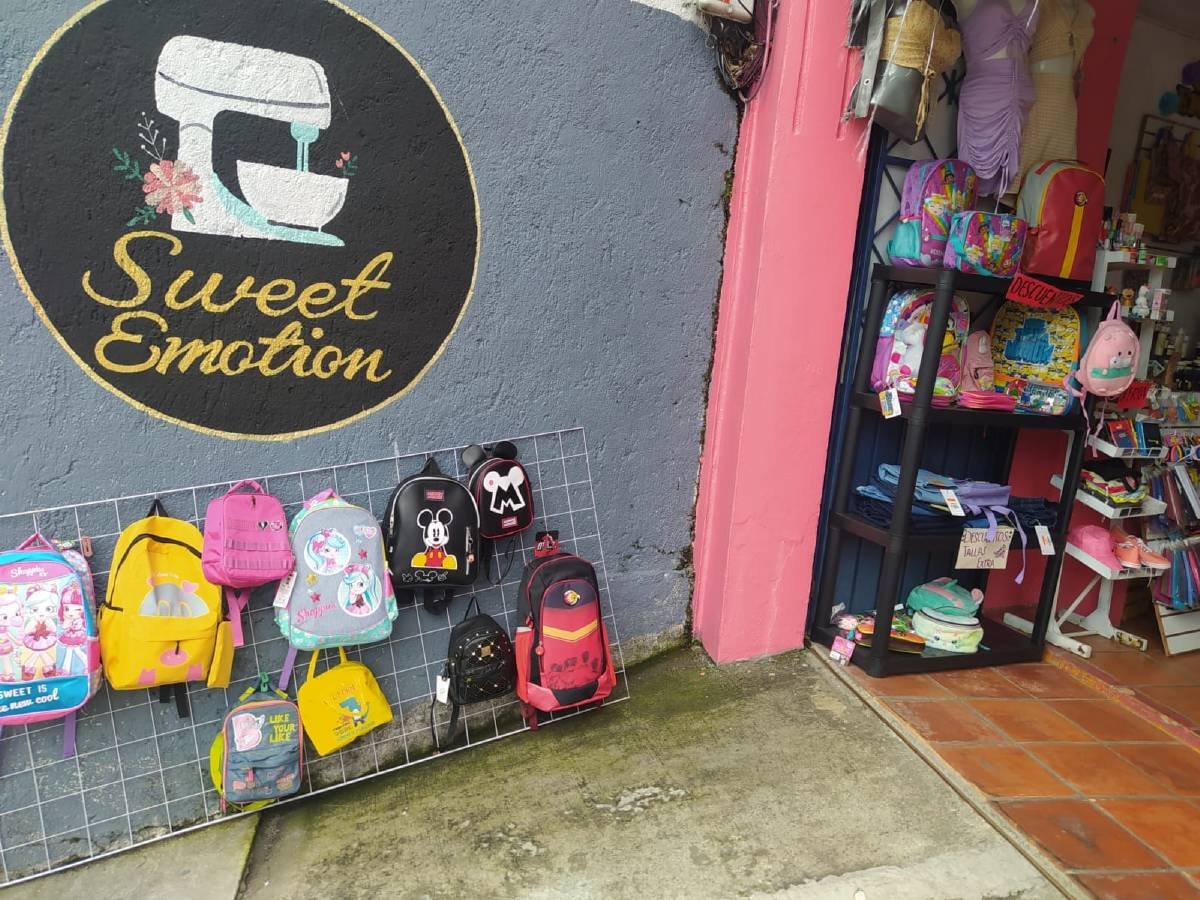 Puso una tienda colaborativa y le va bien