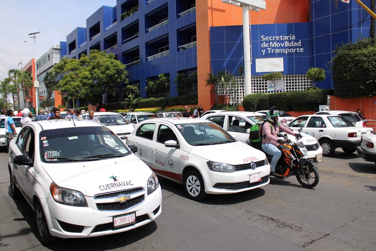 Taxistas de Graco cierran calles