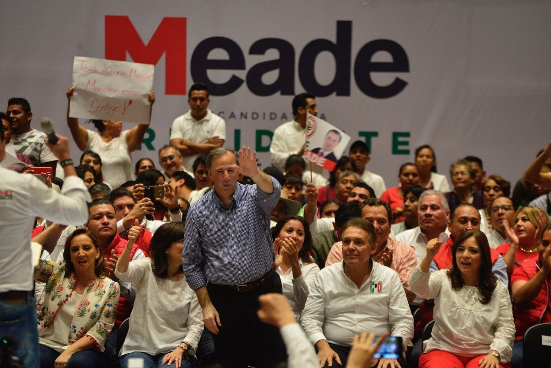 En Morelos, ofrece Meade Kuribreña mejorar condiciones de soldados, marinos y pilotos