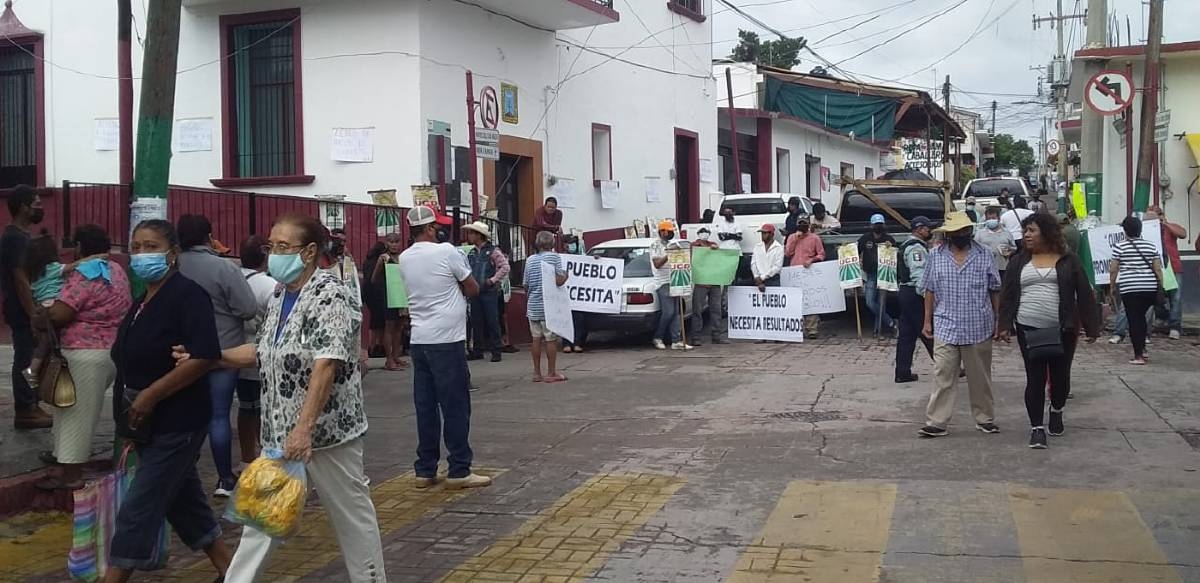 Ciudadanos se manifiestan en Tlaltizapán por falta de resultados