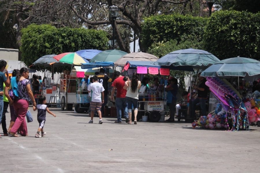 Aumentan ambulantaje y cierre de locales en el Centro Histórico
