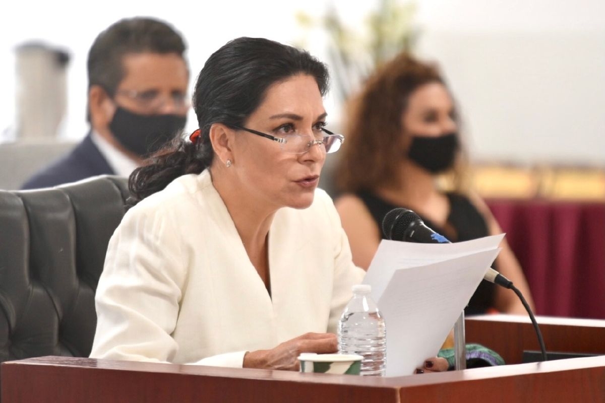 Con ausentismo de diputados continúan comparecencias