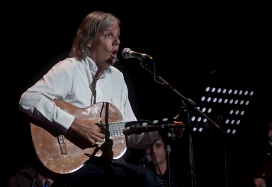 Busco que las personas rían de una manera natural: Alejandro García “Virulo”
