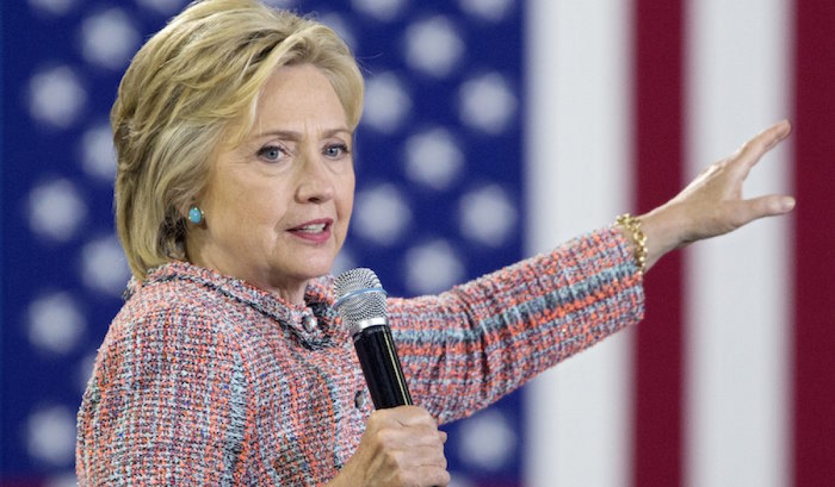 Clinton publica declaración de impuestos y aumenta la presión sobre Donald Trump