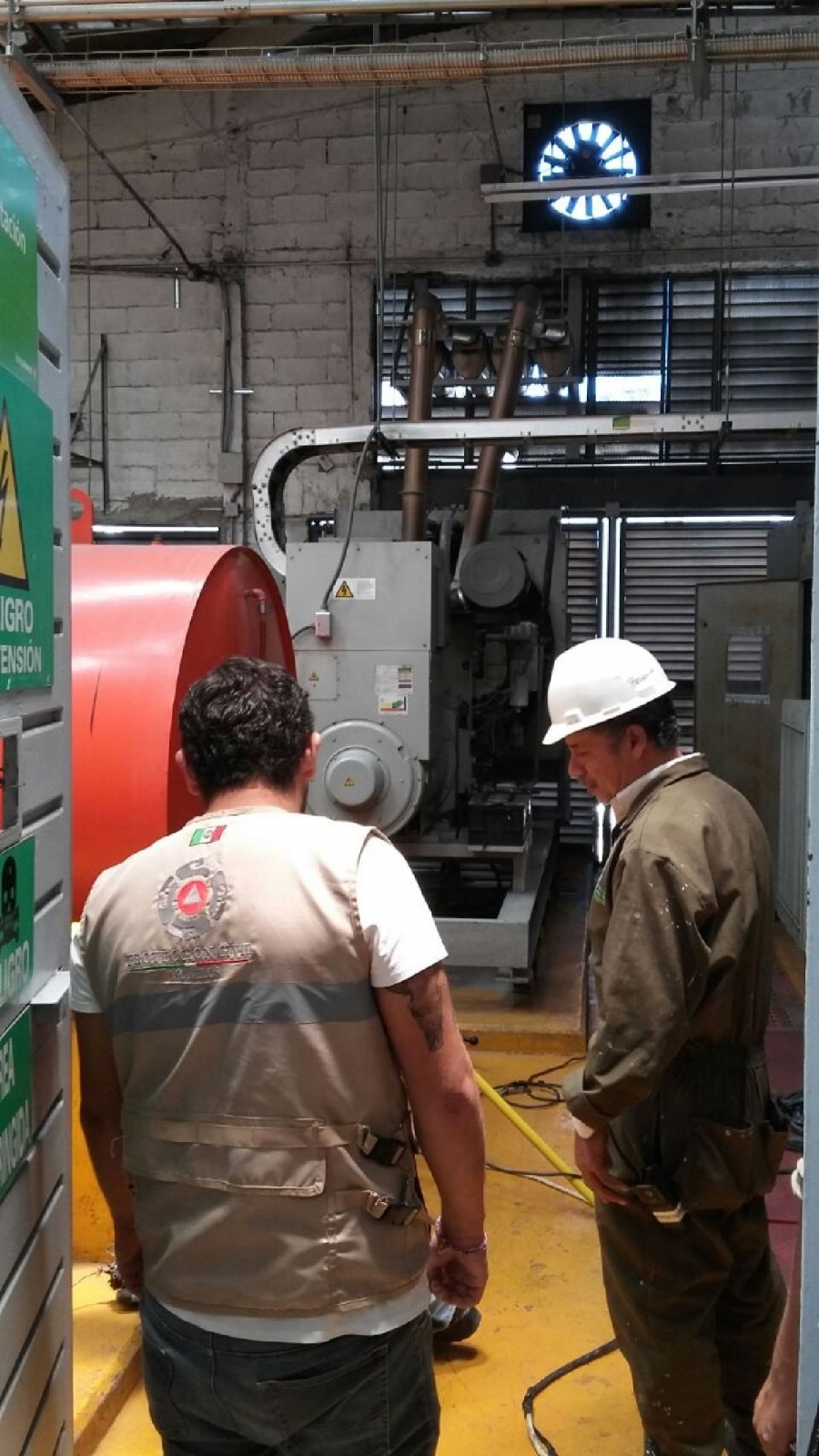 Explotó una planta de energía eléctrica en un supermercado