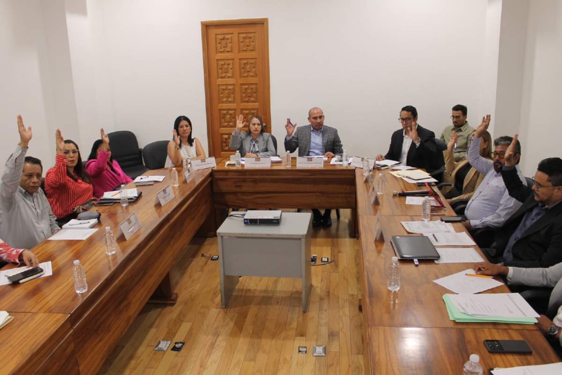 Inicia gobierno revisión salarial con sindicato