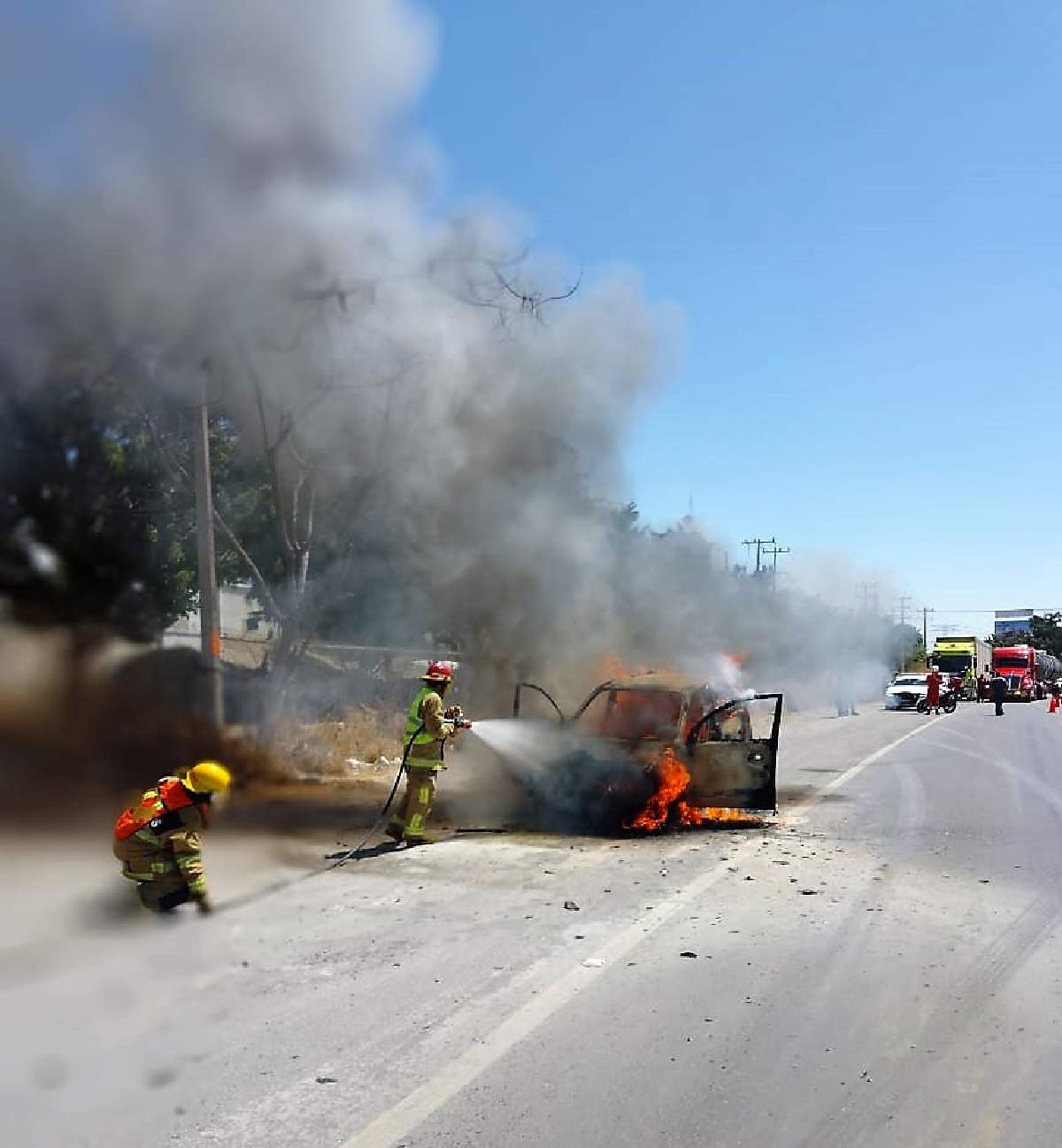 Vuelven a incendiar vehículos en Cuautla
