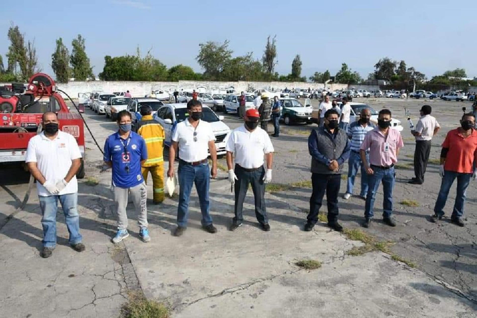 Realizan jornada de desinfección de taxis en Cuautla