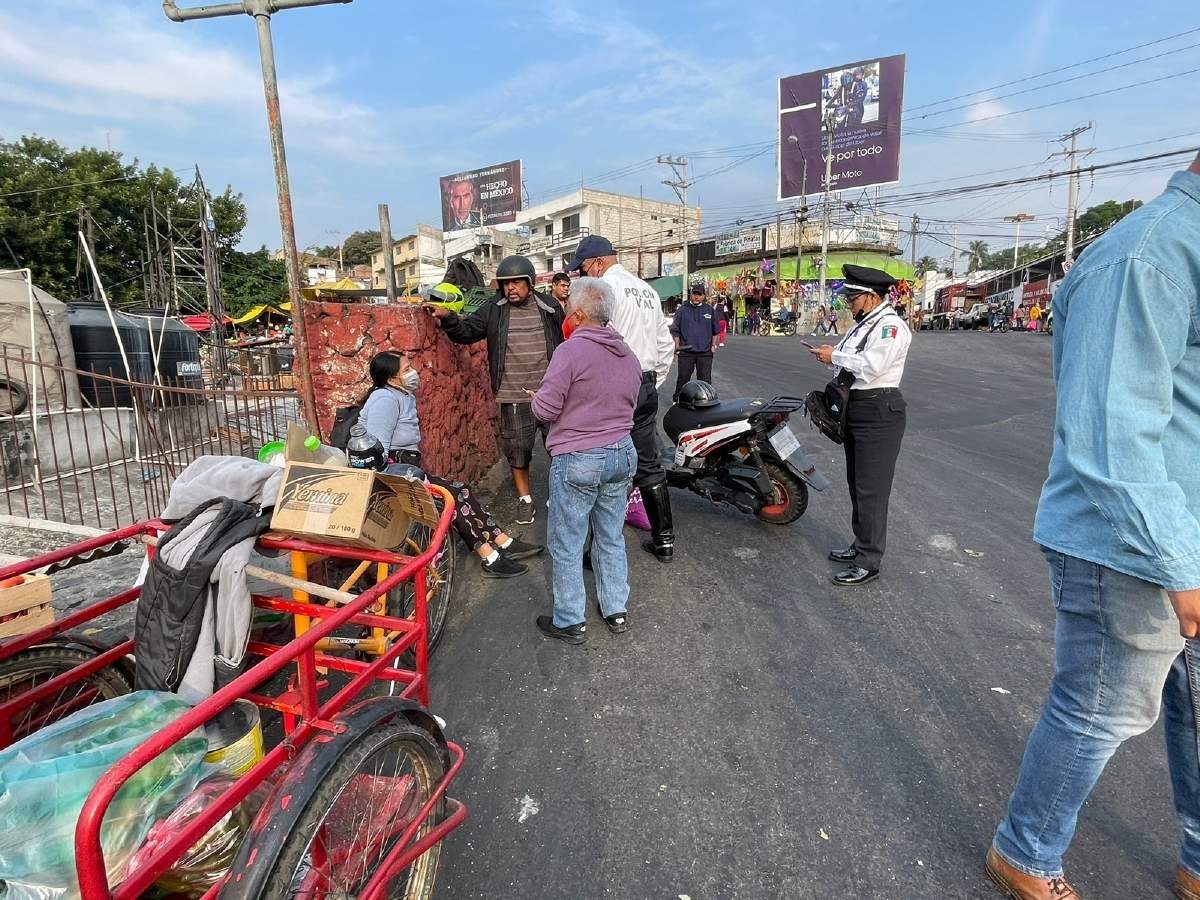 Grasa en el piso causó el derrape de dos motos en el circuito ALM