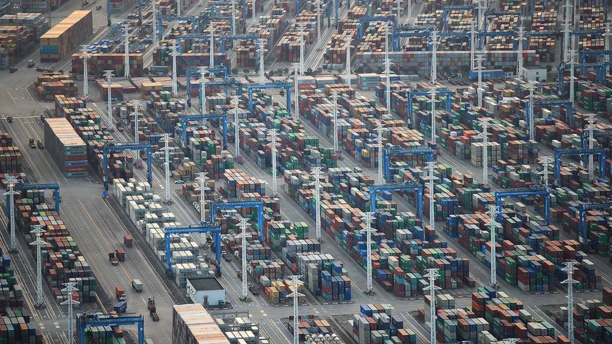 China cierra uno de los principales puertos del mundo por COVID
