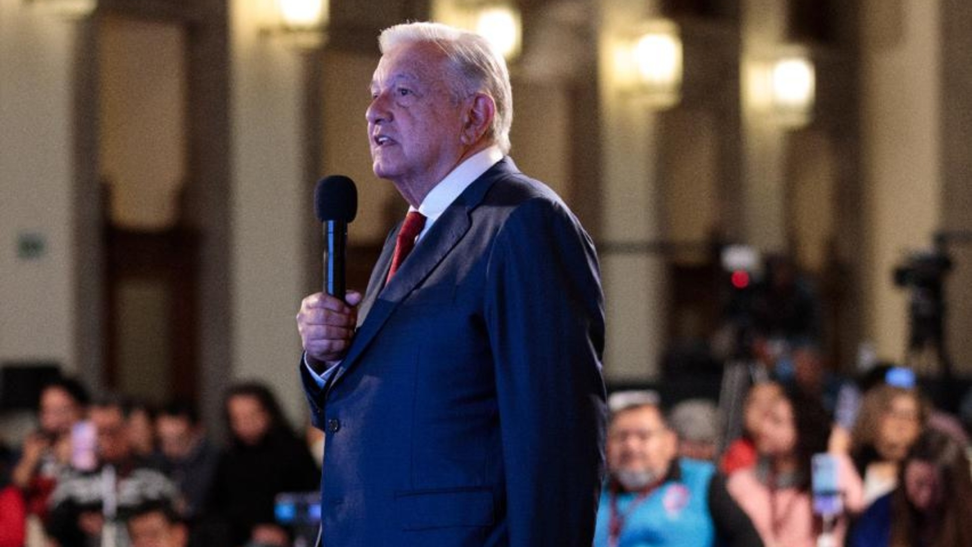 AMLO afirma que no invitar al rey de España es por 'respeto a México'