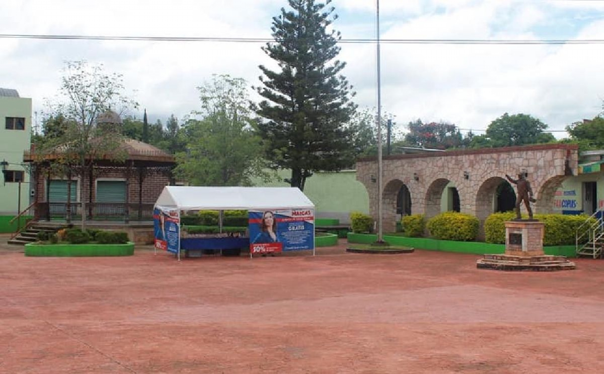 Limitan acceso de comerciantes foráneos en mercados de Zacualpan
