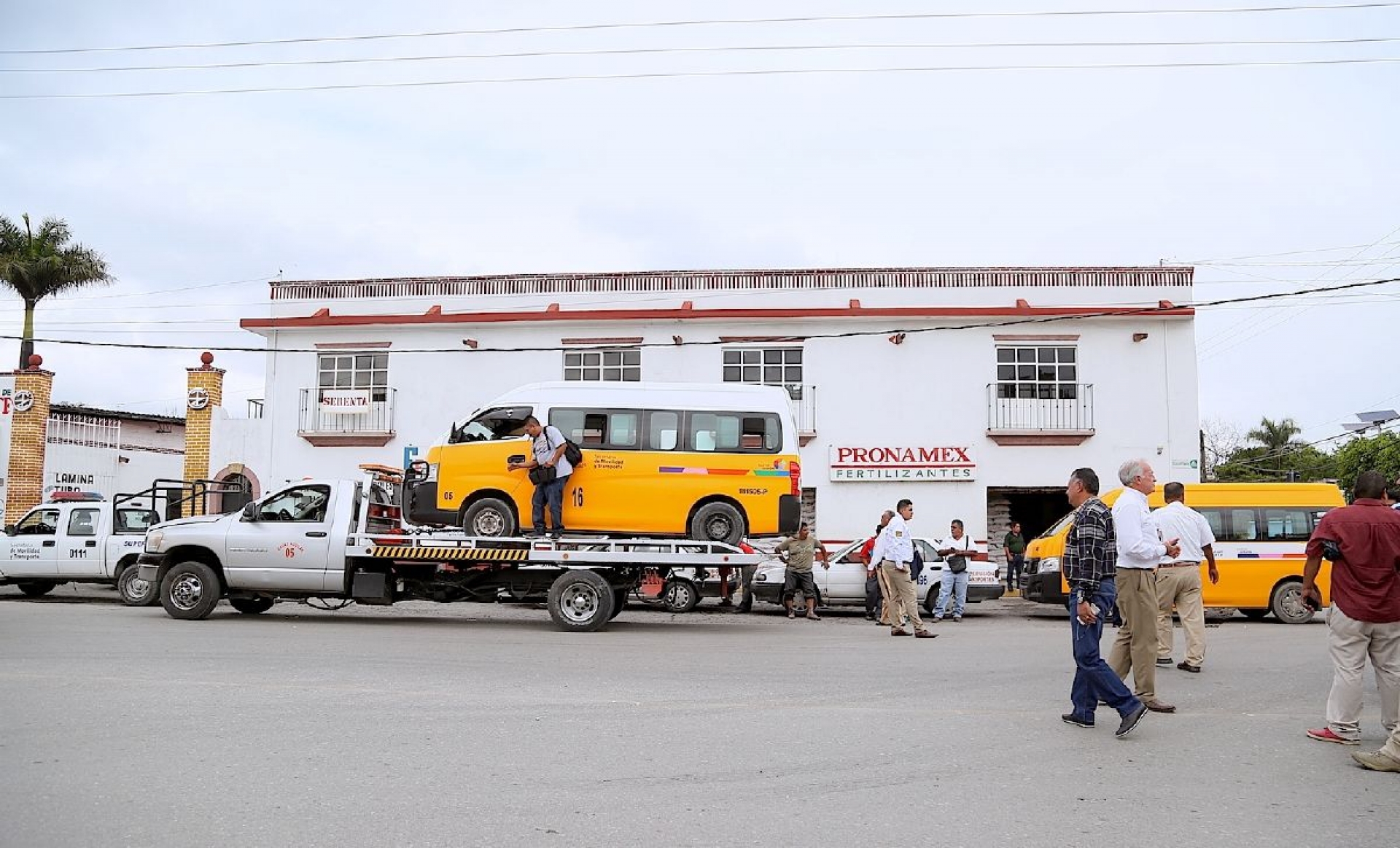 Operativo de la SMyT en Zacatepec acaba con 15 vehículos detenidos