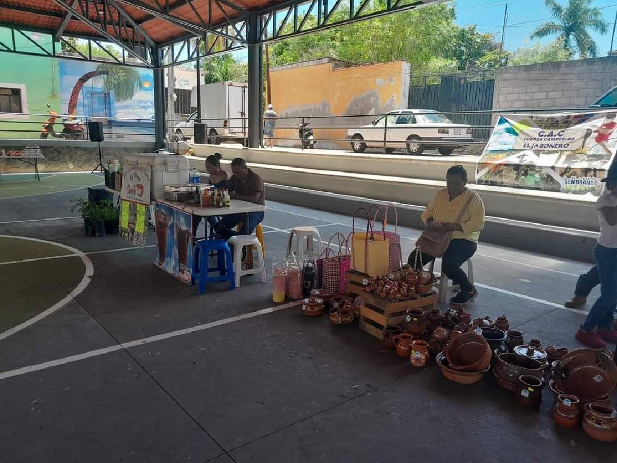 Instalan tianguis del programa “Sembrando Vida” en Miacatlán
