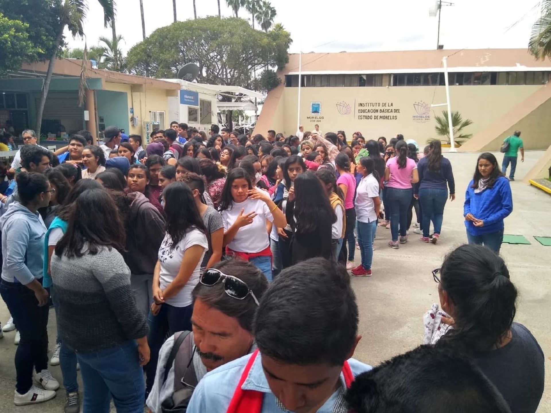 Normalistas demandan acceso a becas “Benito Juárez”