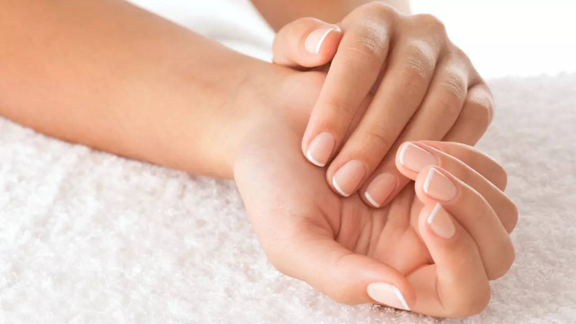 Las mejores vitaminas para fortalecer las uñas quebradizas y promover su crecimiento