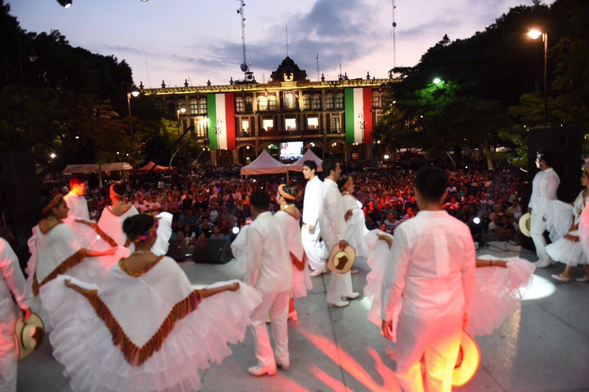 El 15 de septiembre, sólo acto protocolario de honores a la bandera