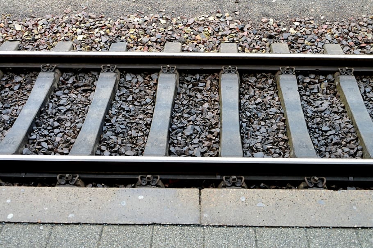 Pretendían robar rieles de las vías del tren
