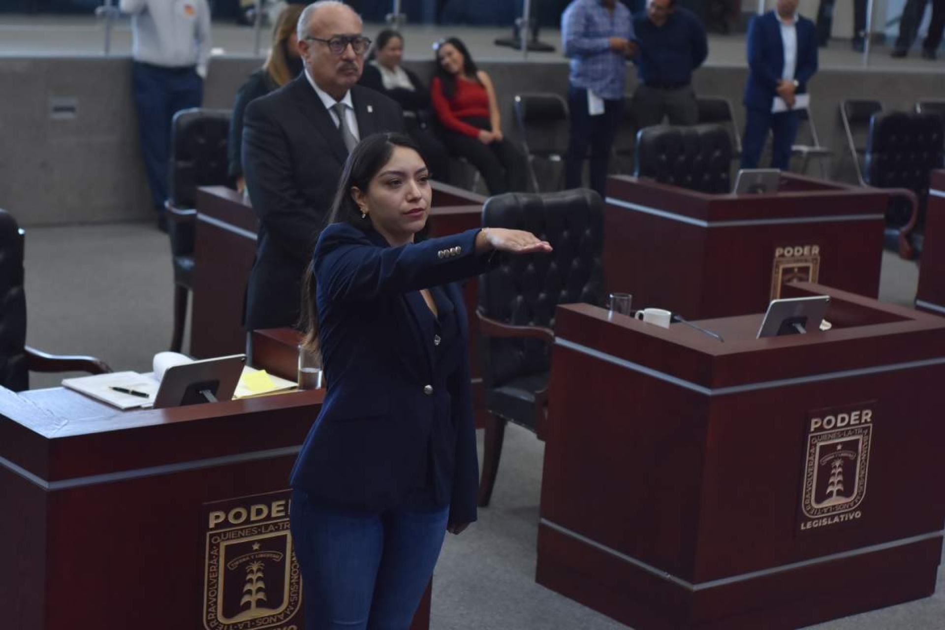 Buscan diputados prohibir colocación de propaganda en espacios públicos