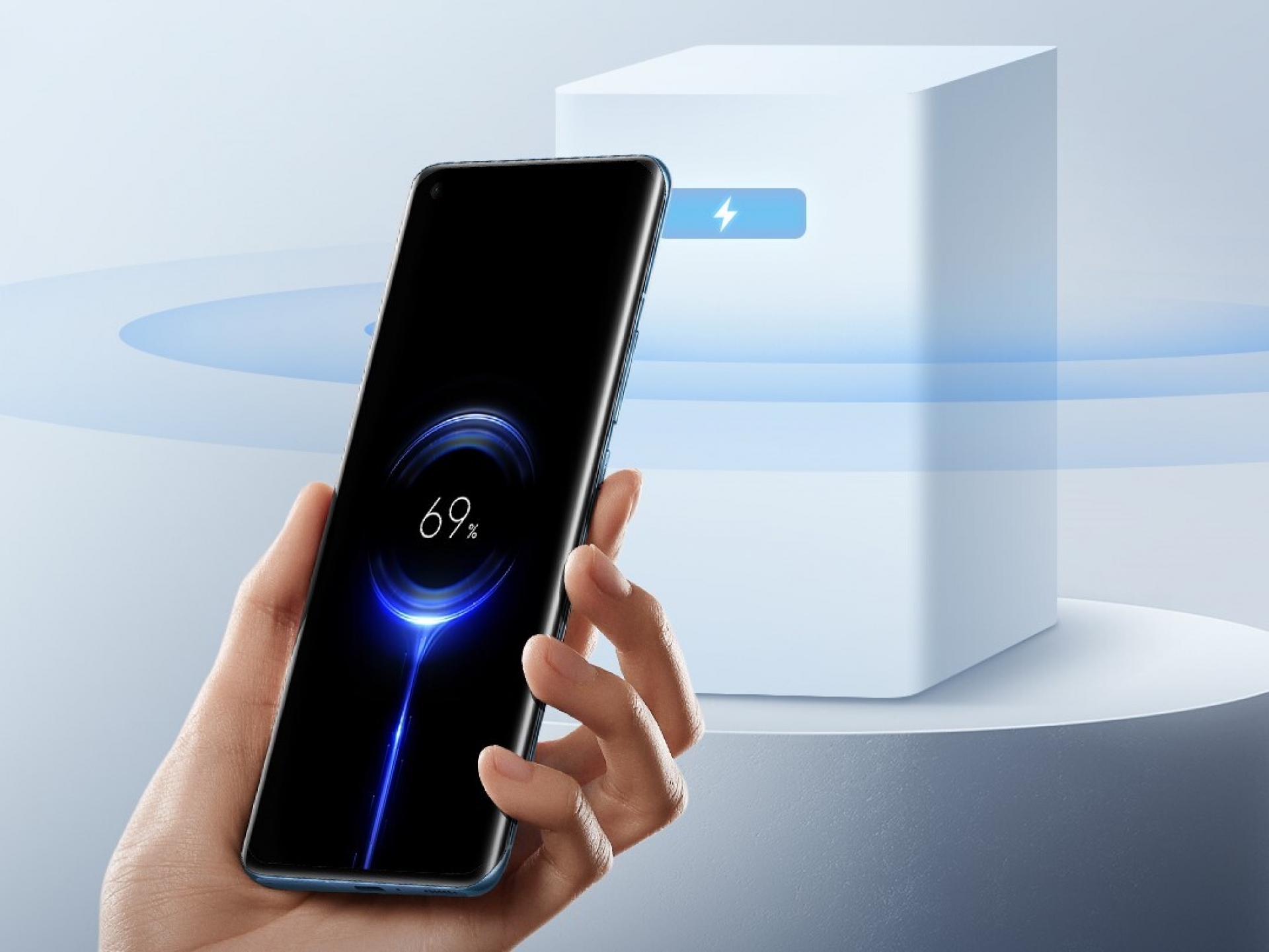 Xiaomi hace realidad la carga inalámbrica "por el aire", sin cables ni bases de carga: así es Mi Air Charge